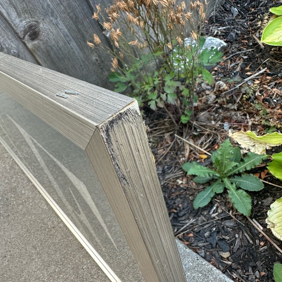 ‘LOVE’ signage - Picture 2 of 4